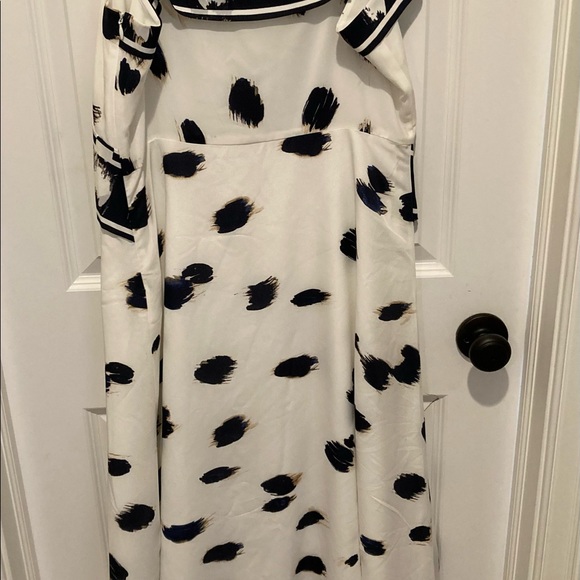 NWT. Banana Republic Handkerchief Hem dress - Picture 5 of 7